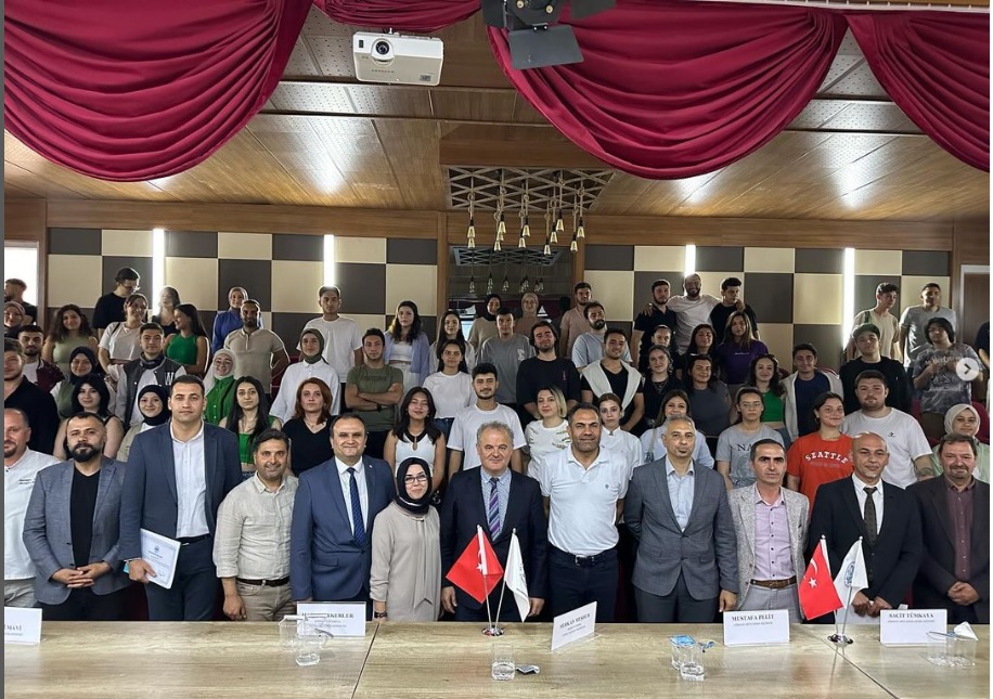 TURİZM MYO ÖĞRENCİLERİ SEKTÖR TEMSİLCİLERİYLE BULUŞTU