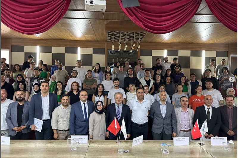 TURİZM MYO ÖĞRENCİLERİ SEKTÖR TEMSİLCİLERİYLE BULUŞTU