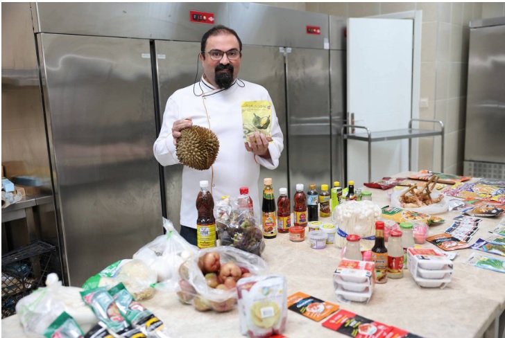 ALKÜ’LÜ ÖĞRENCİLER UZAKDOĞU MUTFAĞINI UZMANINDAN ÖĞRENİYOR