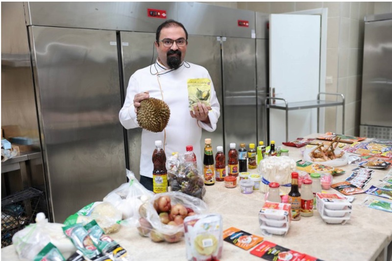 ALKÜ’LÜ ÖĞRENCİLER UZAKDOĞU MUTFAĞINI UZMANINDAN ÖĞRENİYOR