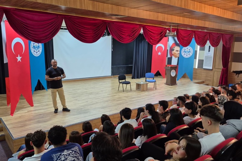 SEYAHAT ACENTALARINDA VE TURİZMDE GÜNCEL GELİŞMELER KONULU SEMİNER GERÇEKLEŞTİRİLDİ.