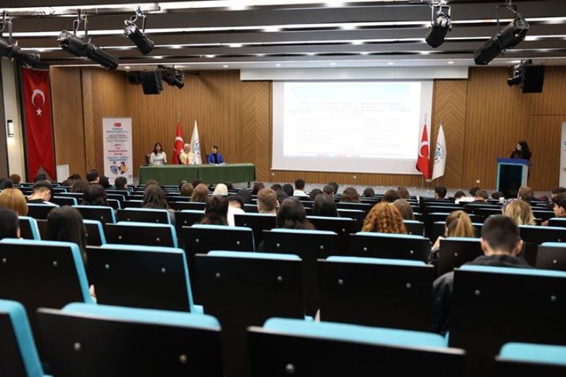 Öğrencilerimizle Bilgi ve Eğlence Dolu Erasmus Tanıtım Toplantısı Düzenlendi